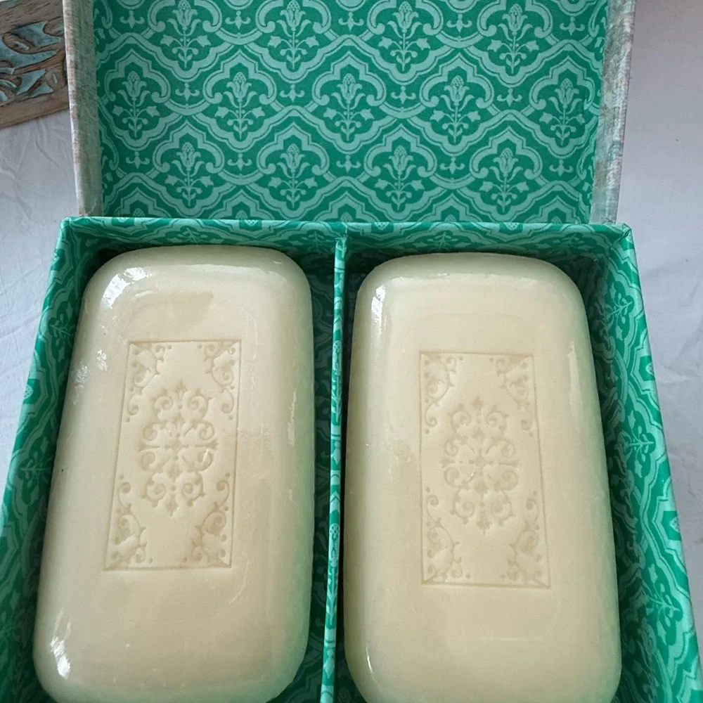 Punch Studio Peacock music box with scented soap